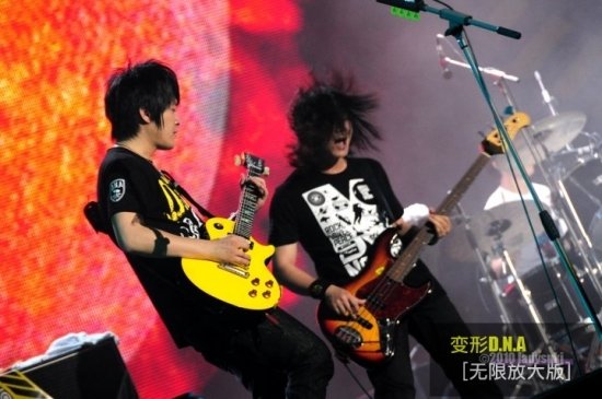 Mayday20100417-masarockr-nggid03271-ngg0dyn-550x0x100-00f0w010c010r110f110r010t010